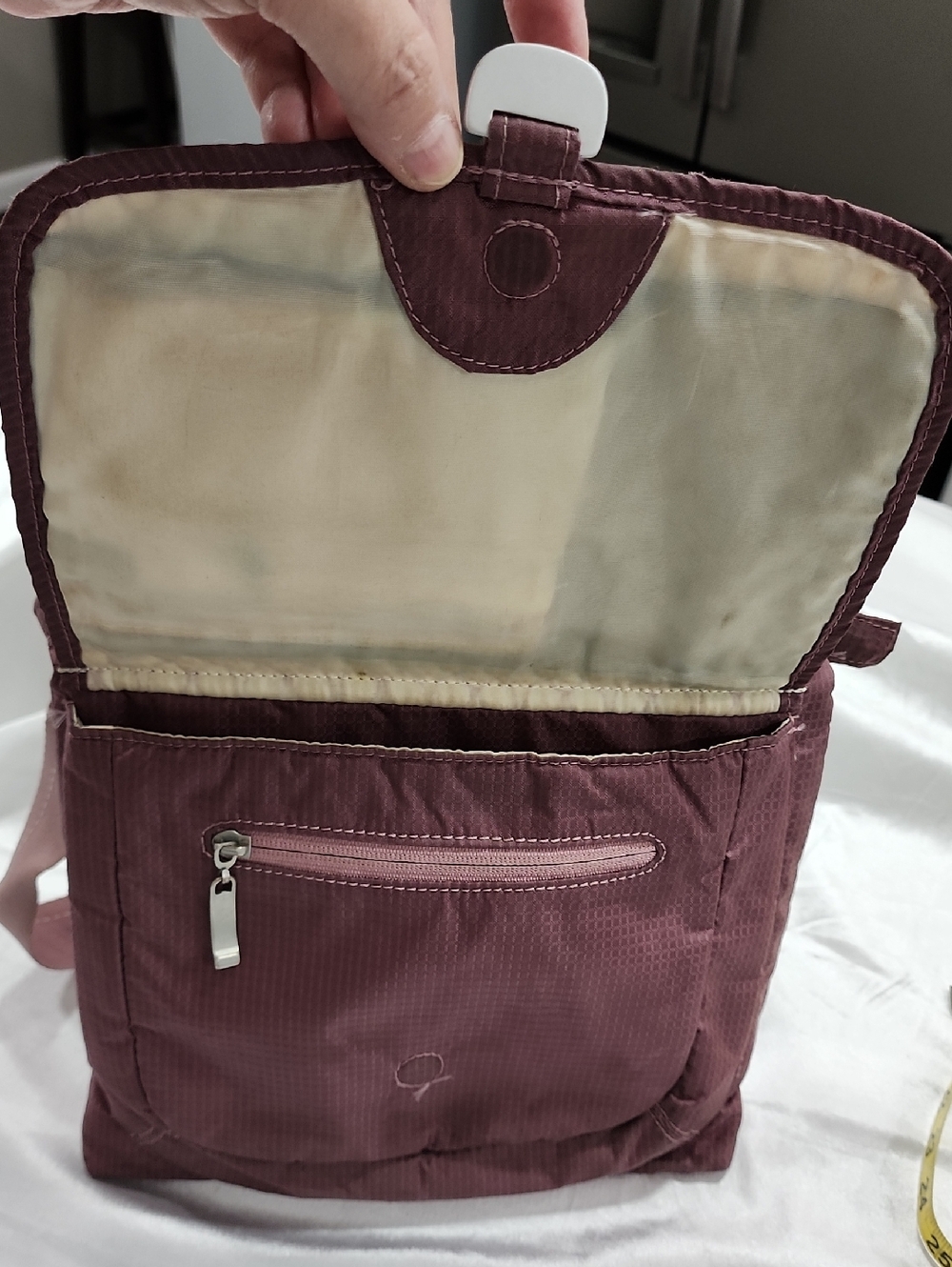 Sherpani Jagle (Jag Le or Jagle) Adjustable Nylon Crossbody Purse. RFID. Mauve. - Picture 5 of 14